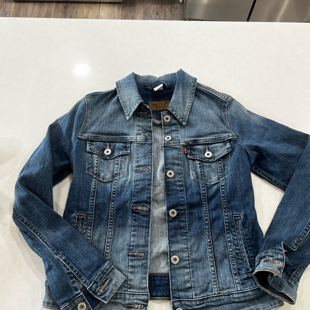 Levi's Classic Indigo Denim Jacket